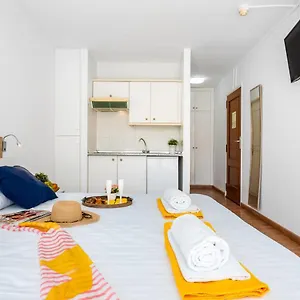 302 Modern, Light, Comfortable With Swimming Pool Apartment